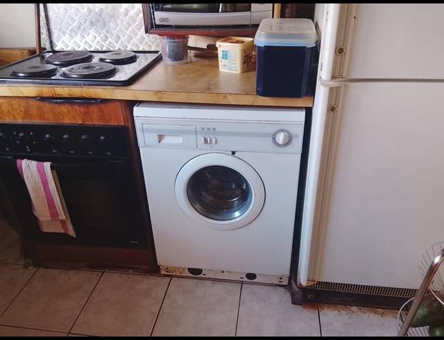 2 BEDROOM HOUSE FOR SALE IN PROTEA GLEN EXT